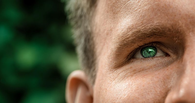Sustainabul - man met groene ogen